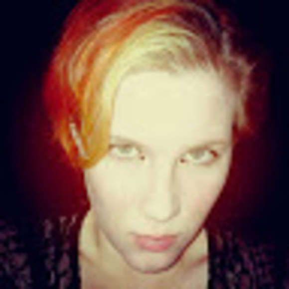 Meet your Posher, Cassandra - Picture 1 of 1